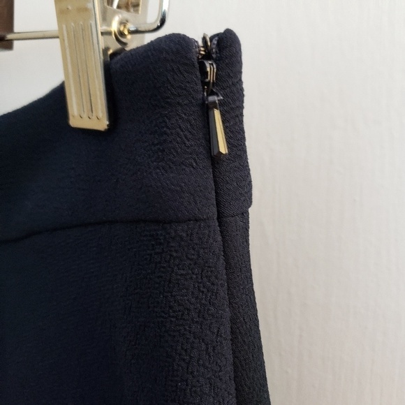 Banana Republic | 8 Navy skirt white stitch ruffle double layer - Picture 5 of 10